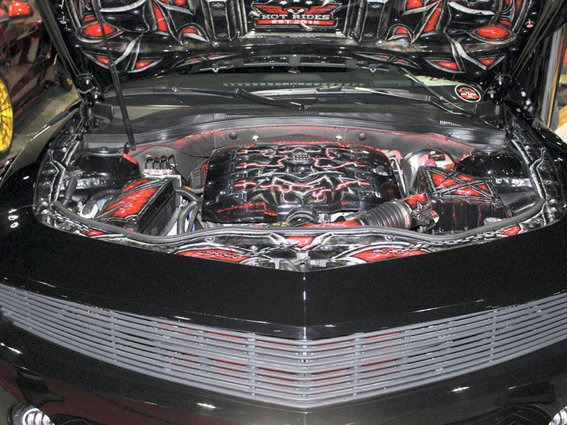 عرض مذهل للشاحنات العملاقة المعدلة في أبوظبي